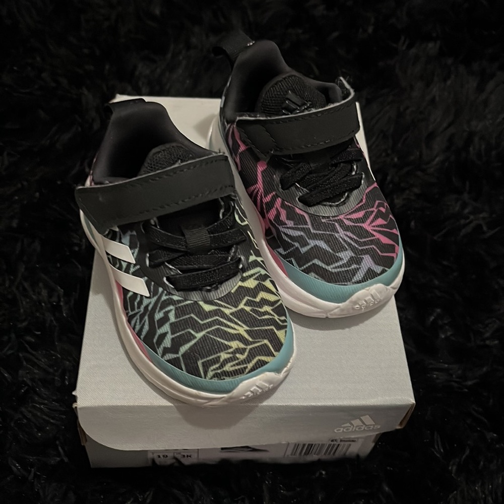 Adidas - Picture 2 of 3
